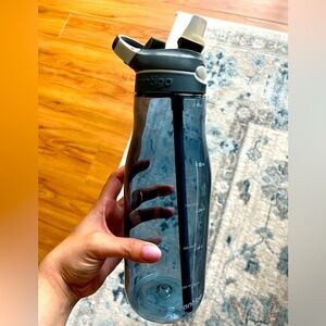 Contigo 40oz water bottle